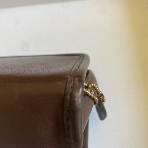 Coach Vanity -EUC - Picture 7 of 8